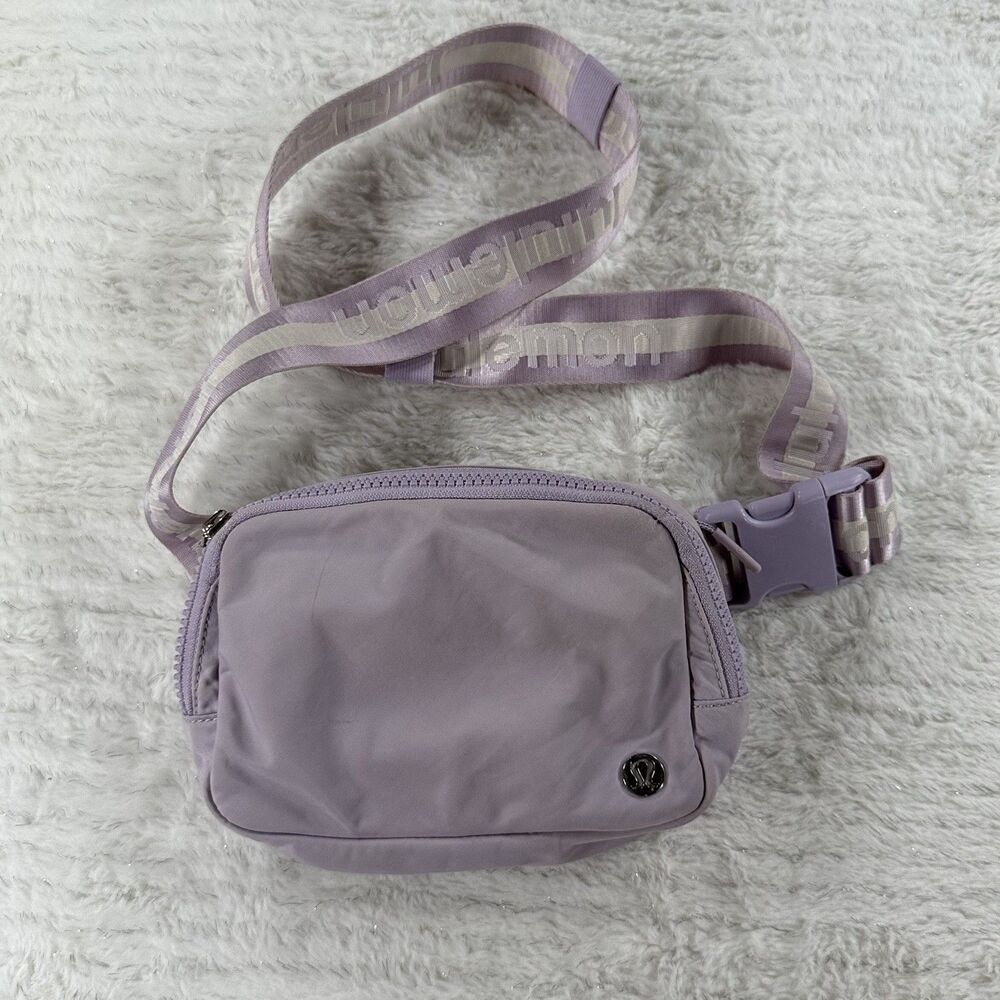 Lululemon Everywhere Belt Bag 1L Wordmark Strap Purple/Lilac Logo